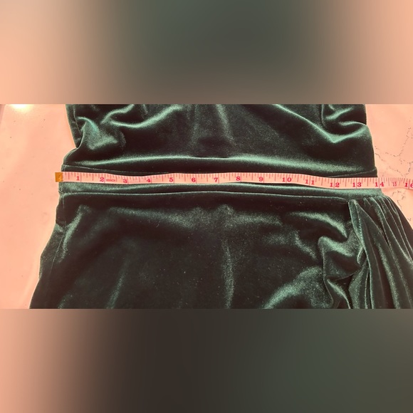 Windsor One Should Velvet Green Junior Dress - Picture 7 of 9